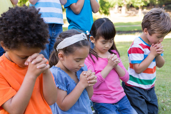 The Sure Way to Teach Kids to Pray that Will Stick