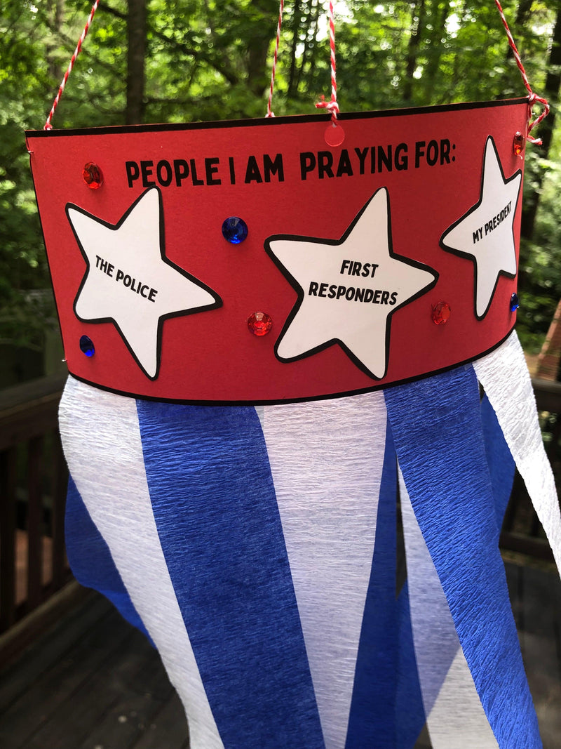 Load image into Gallery viewer, FREE 4th Of July Prayer Craft - Children&#39;s Ministry Deals
